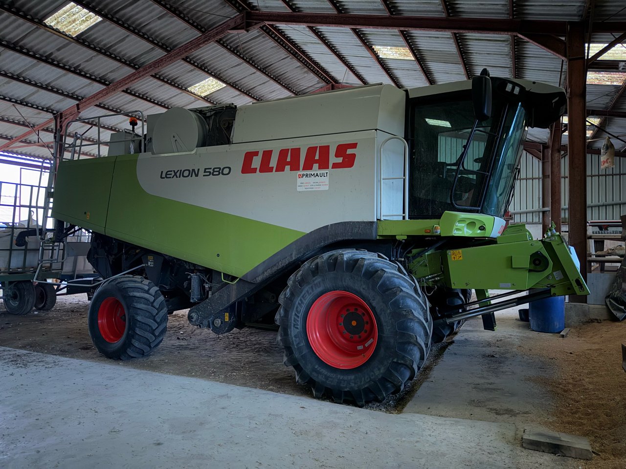 Mähdrescher des Typs CLAAS LEXION 580, Gebrauchtmaschine in Marolles (Bild 1)