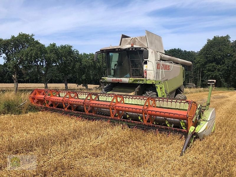 Mähdrescher des Typs CLAAS Lexion 580, Gebrauchtmaschine in Salsitz (Bild 17)