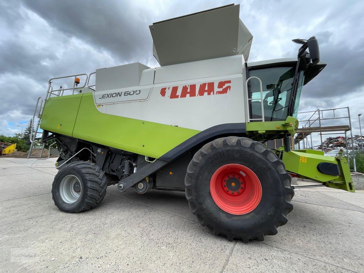 Mähdrescher del tipo CLAAS Lexion 600 Allrad ohne Schneidwerk, Gebrauchtmaschine en Prenzlau (Imagen 2)