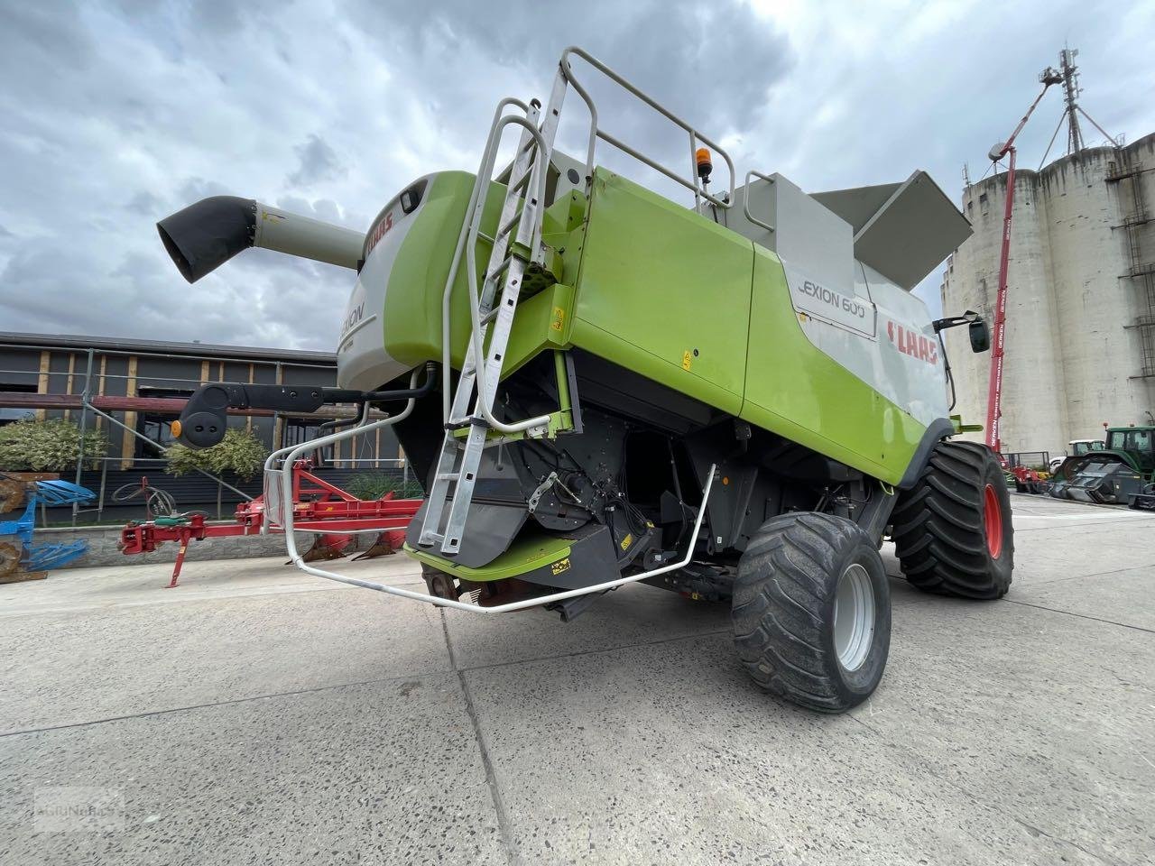 Mähdrescher of the type CLAAS Lexion 600 Allrad ohne Schneidwerk, Gebrauchtmaschine in Prenzlau (Picture 4)