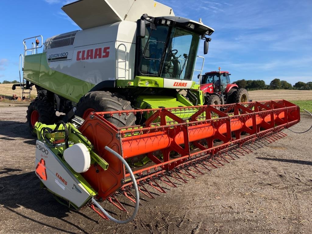 Mähdrescher del tipo CLAAS LEXION 600, Gebrauchtmaschine In Hinnerup (Immagine 1)