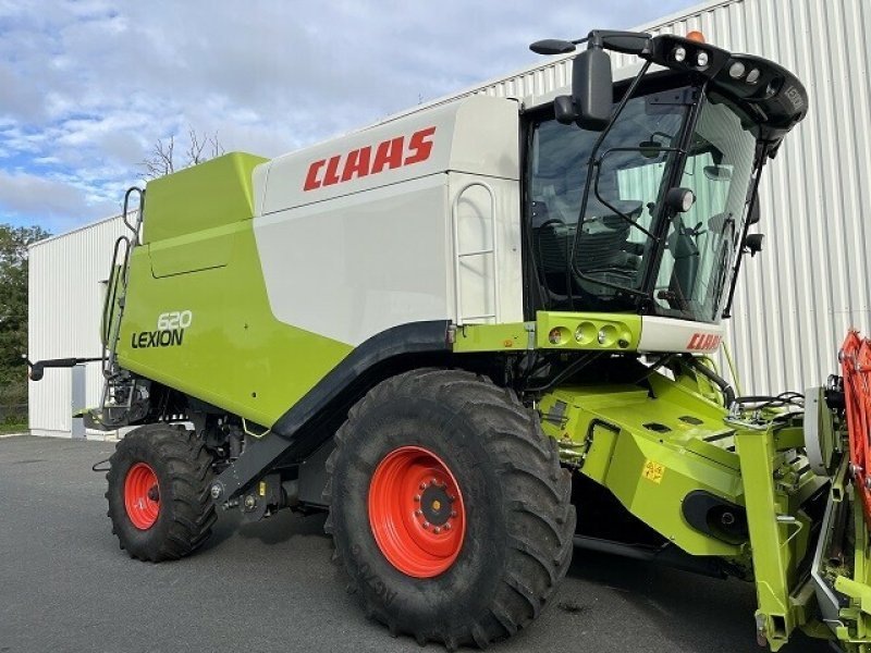 Mähdrescher tip CLAAS LEXION 620 T4, Gebrauchtmaschine in Charnay-lès-macon (Poză 2)