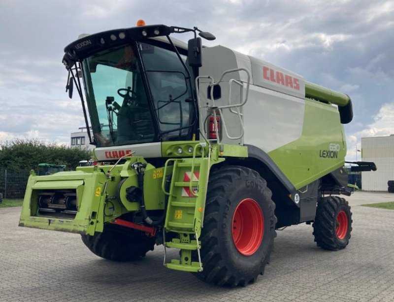 Mähdrescher du type CLAAS LEXION 630 MONTANA, Gebrauchtmaschine en Hockenheim (Photo 1)