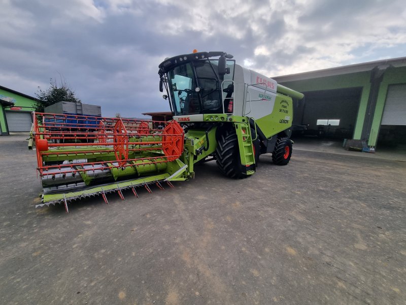 Mähdrescher du type CLAAS lexion 630, Gebrauchtmaschine en Naklo