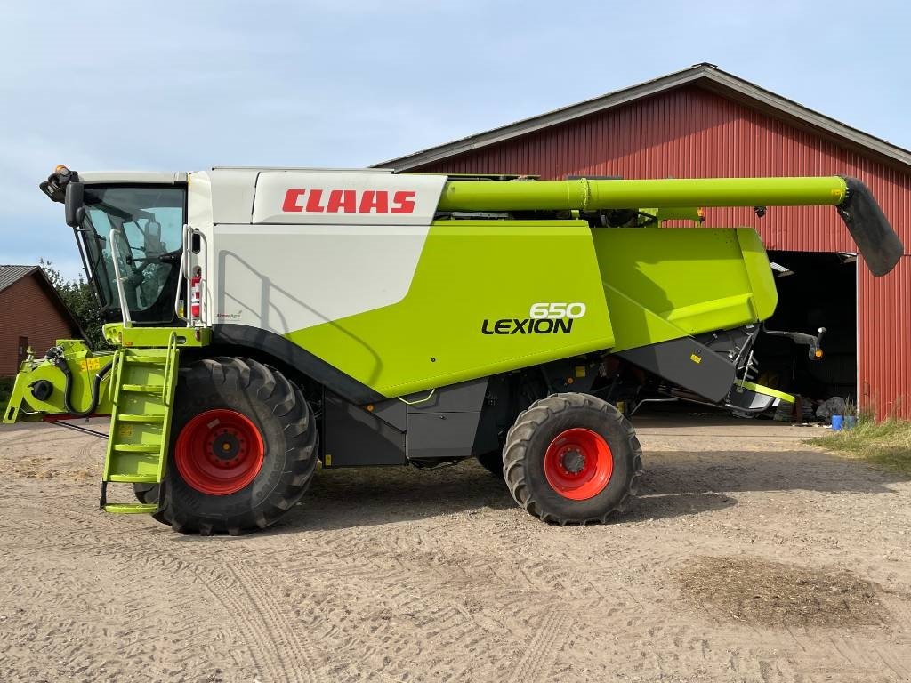 Mähdrescher des Typs CLAAS LEXION 650 4 WD, Gebrauchtmaschine in Brønderslev (Bild 3)