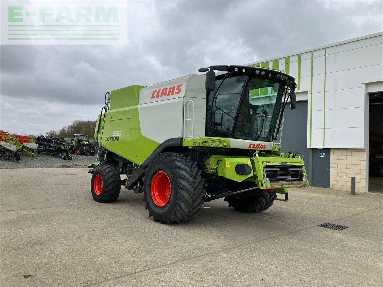 Mähdrescher van het type CLAAS LEXION 650, Gebrauchtmaschine in SUFFOLK (Foto 3)