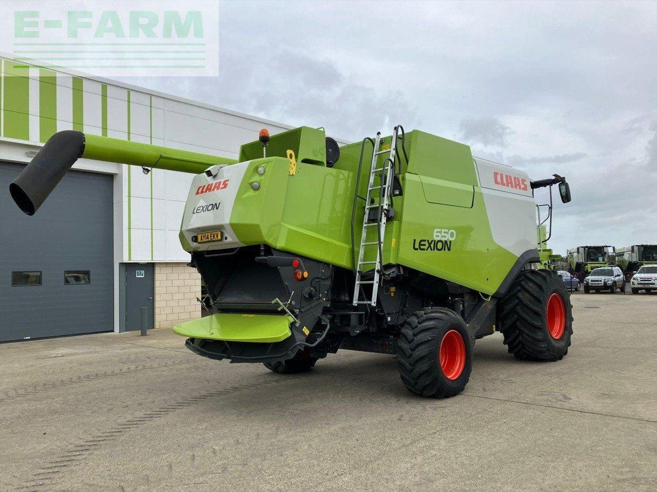 Mähdrescher van het type CLAAS LEXION 650, Gebrauchtmaschine in SUFFOLK (Foto 5)