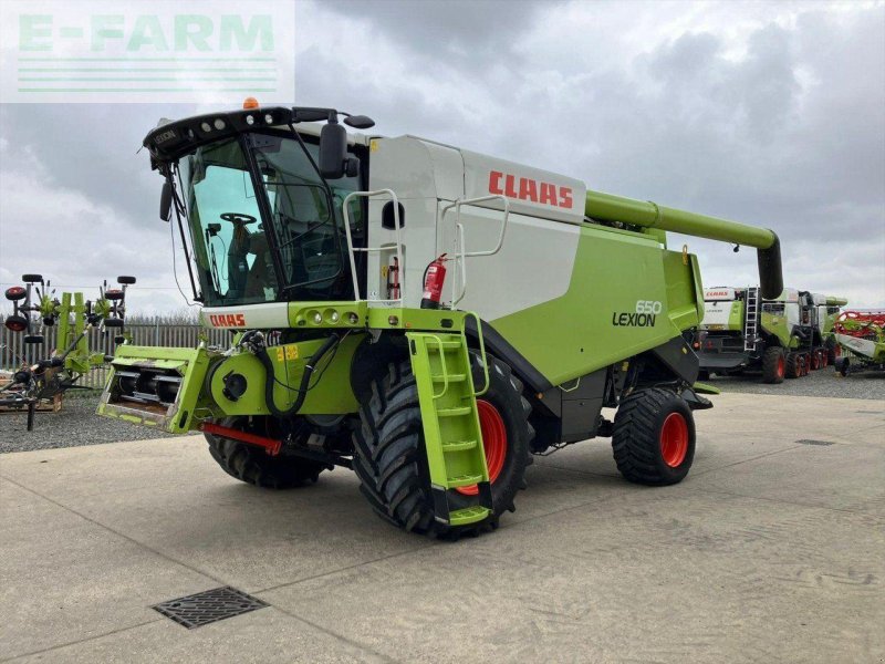 Mähdrescher typu CLAAS LEXION 650, Gebrauchtmaschine v SUFFOLK (Obrázek 1)