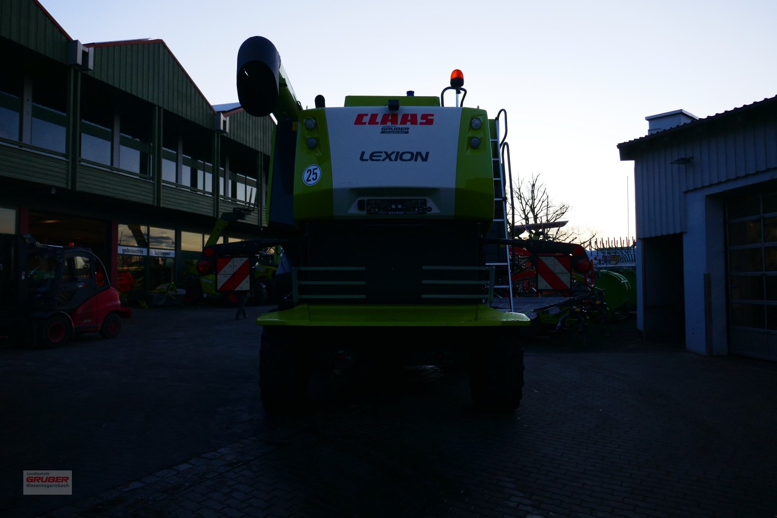 Mähdrescher des Typs CLAAS Lexion 650, Gebrauchtmaschine in Dorfen (Bild 4)