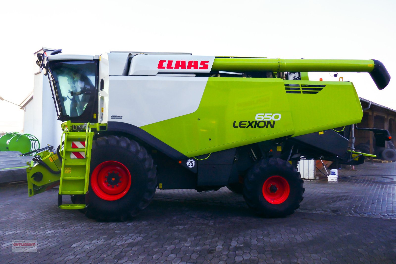 Mähdrescher del tipo CLAAS Lexion 650, Gebrauchtmaschine In Dorfen (Immagine 1)