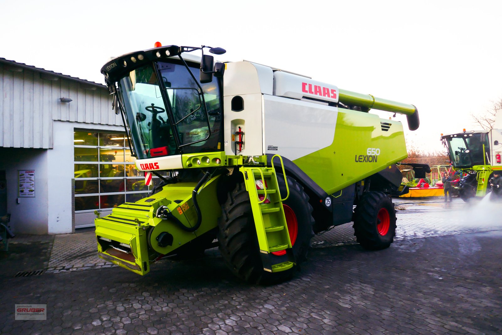 Mähdrescher van het type CLAAS Lexion 650, Gebrauchtmaschine in Dorfen (Foto 2)