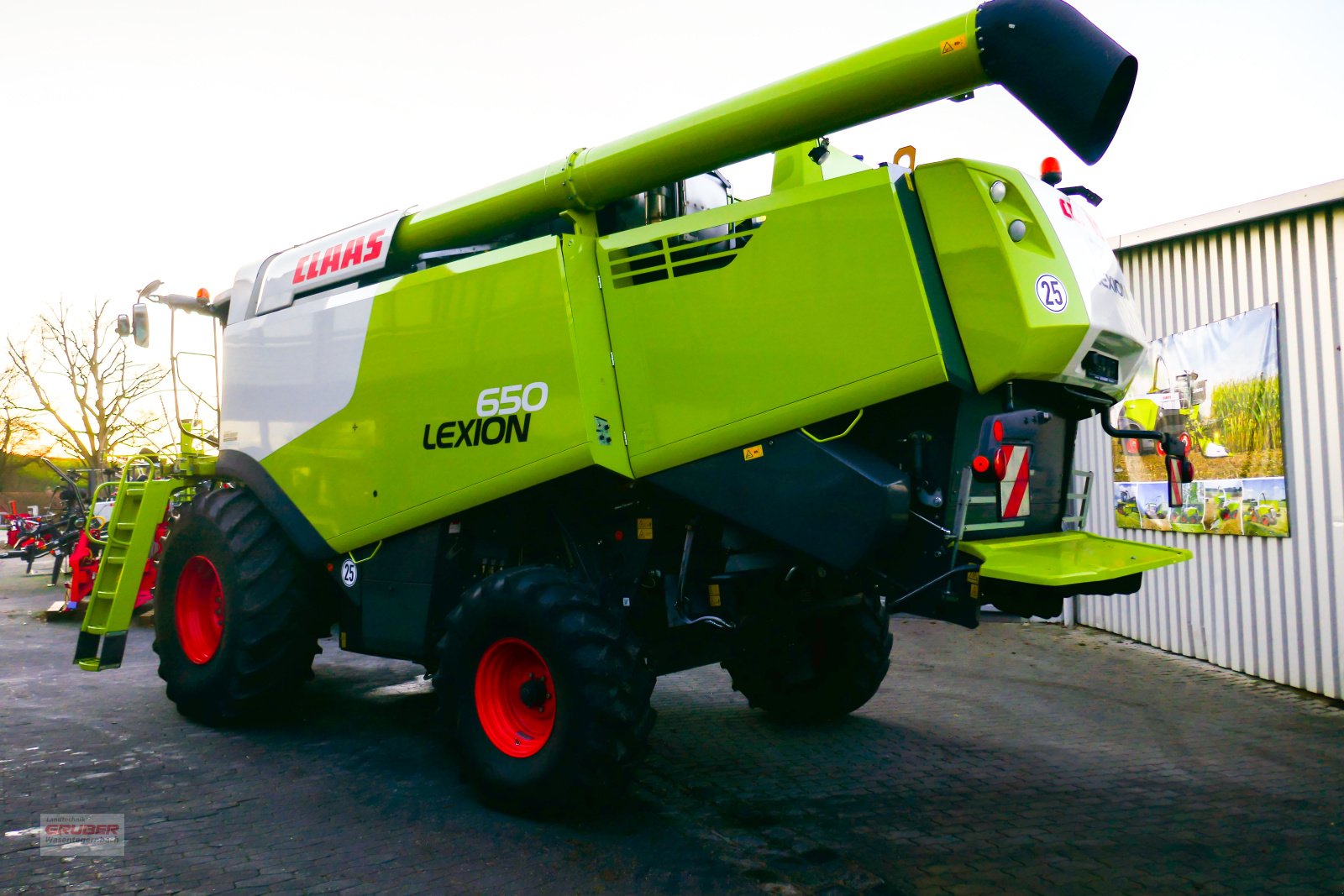 Mähdrescher of the type CLAAS Lexion 650, Gebrauchtmaschine in Dorfen (Picture 4)