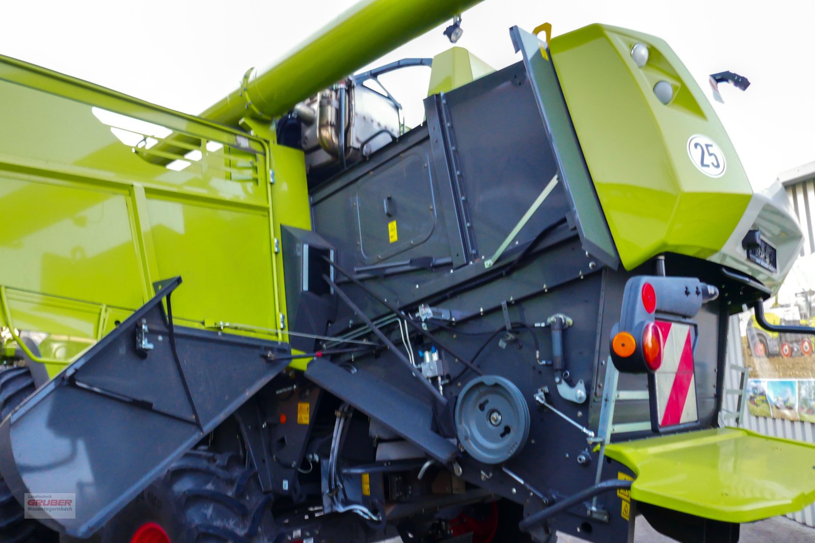 Mähdrescher des Typs CLAAS Lexion 650, Gebrauchtmaschine in Dorfen (Bild 13)