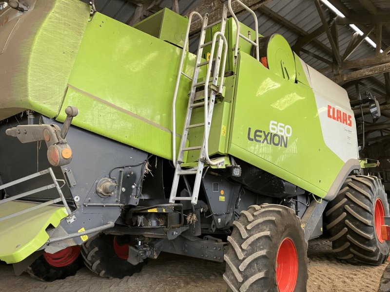 Mähdrescher a típus CLAAS LEXION 660 2 RM, Gebrauchtmaschine ekkor: PONTIVY