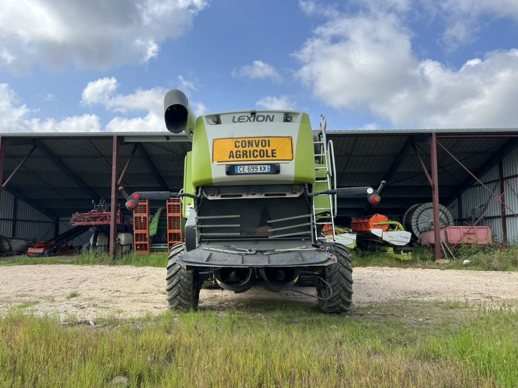 Mähdrescher of the type CLAAS LEXION 660 T3, Gebrauchtmaschine in Aubiet (Picture 5)