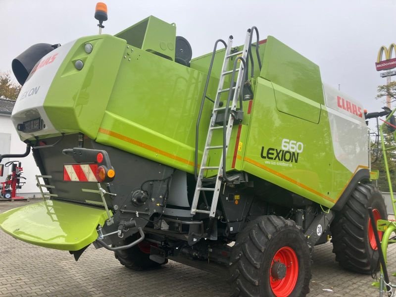 Mähdrescher des Typs CLAAS LEXION 660 + V660 SCHNEIDWERK, Gebrauchtmaschine in Schwandorf (Bild 2)