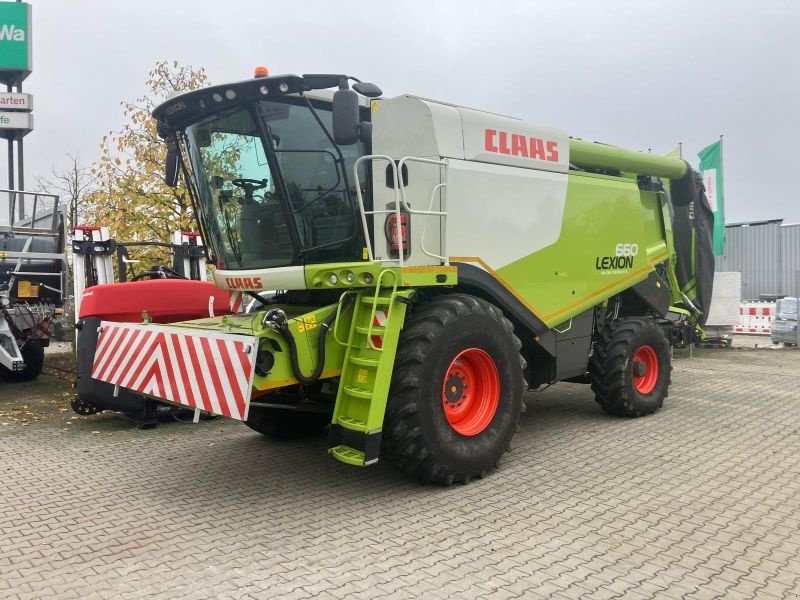 Mähdrescher van het type CLAAS LEXION 660 + V660 SCHNEIDWERK, Gebrauchtmaschine in Schwandorf