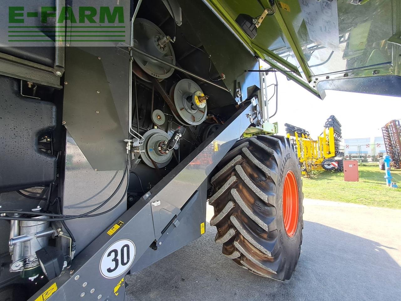 Mähdrescher des Typs CLAAS Lexion 660, Gebrauchtmaschine in OSIJEK (Bild 11)