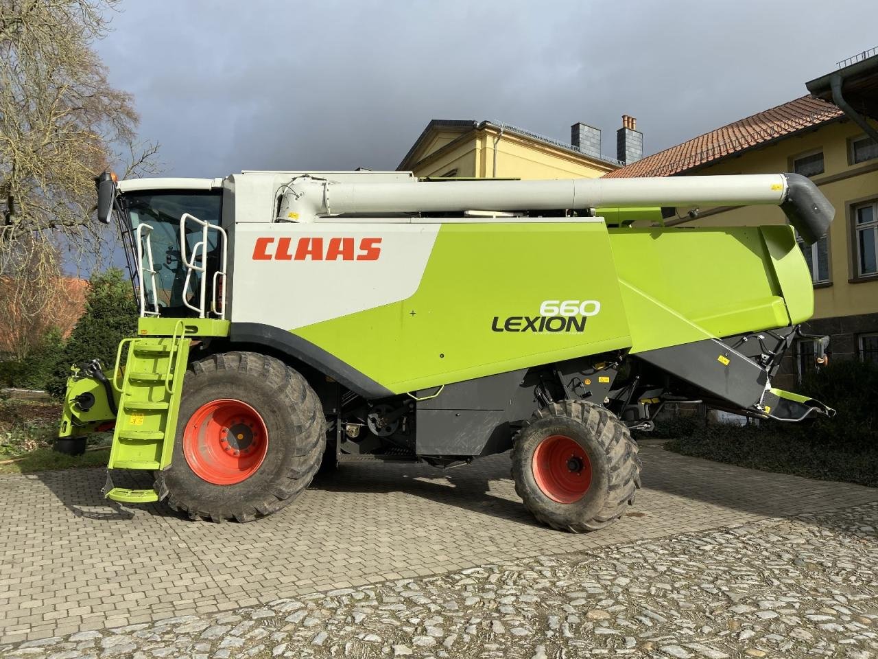 Mähdrescher del tipo CLAAS Lexion 660, Gebrauchtmaschine en Könnern (Imagen 2)