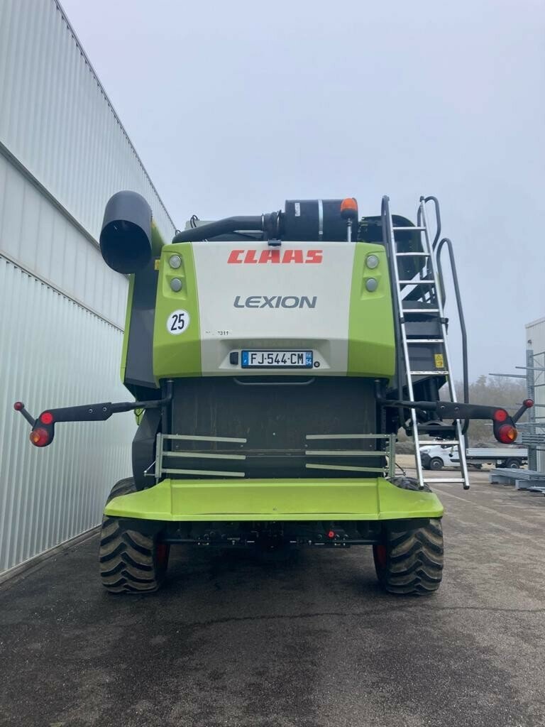 Mähdrescher du type CLAAS LEXION 660, Gebrauchtmaschine en CHEMINOT (Photo 6)