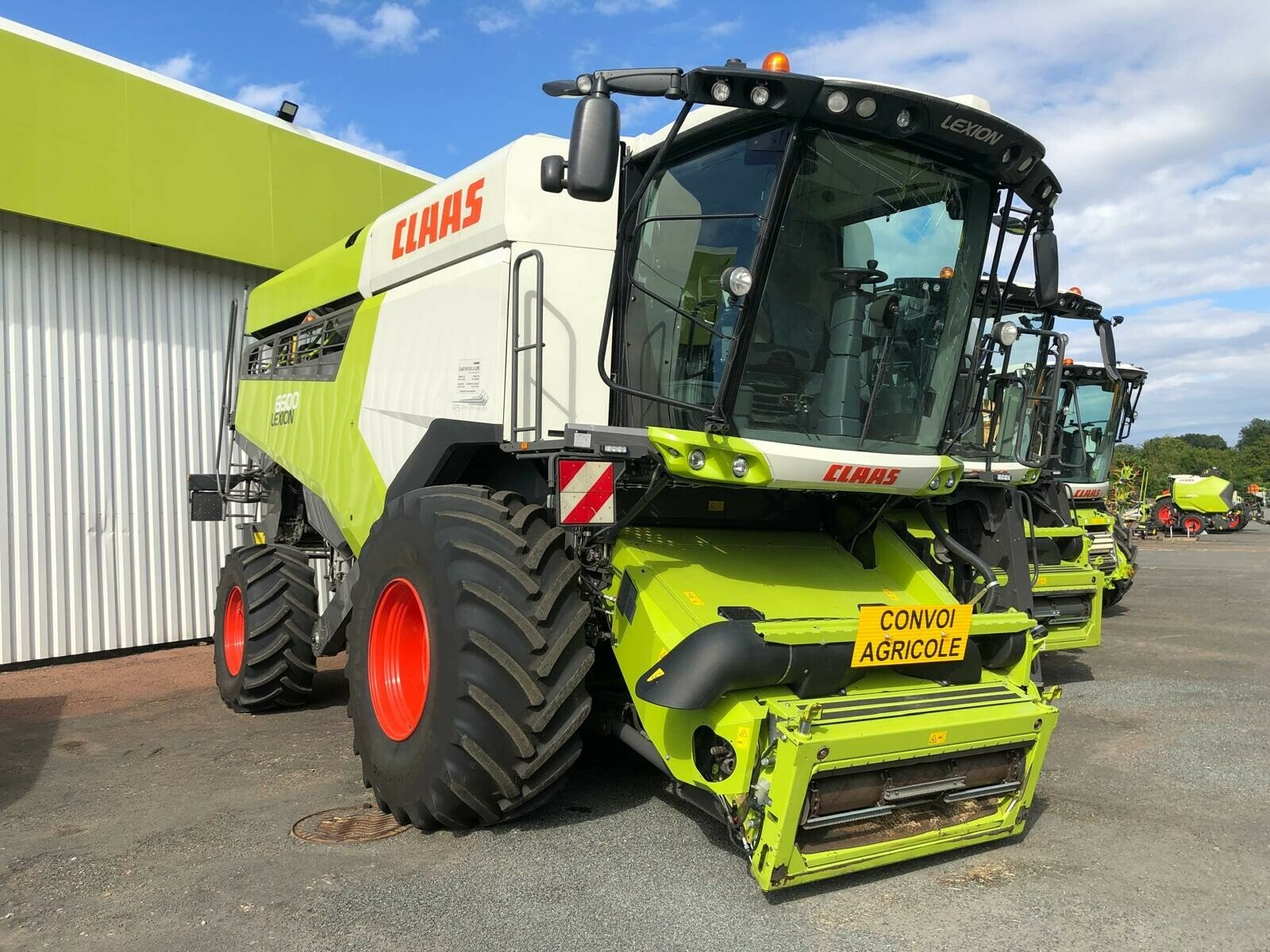 Mähdrescher del tipo CLAAS LEXION 6600 BUSINESS, Gebrauchtmaschine en ST CLEMENT DE LA PLACE (Imagen 1)