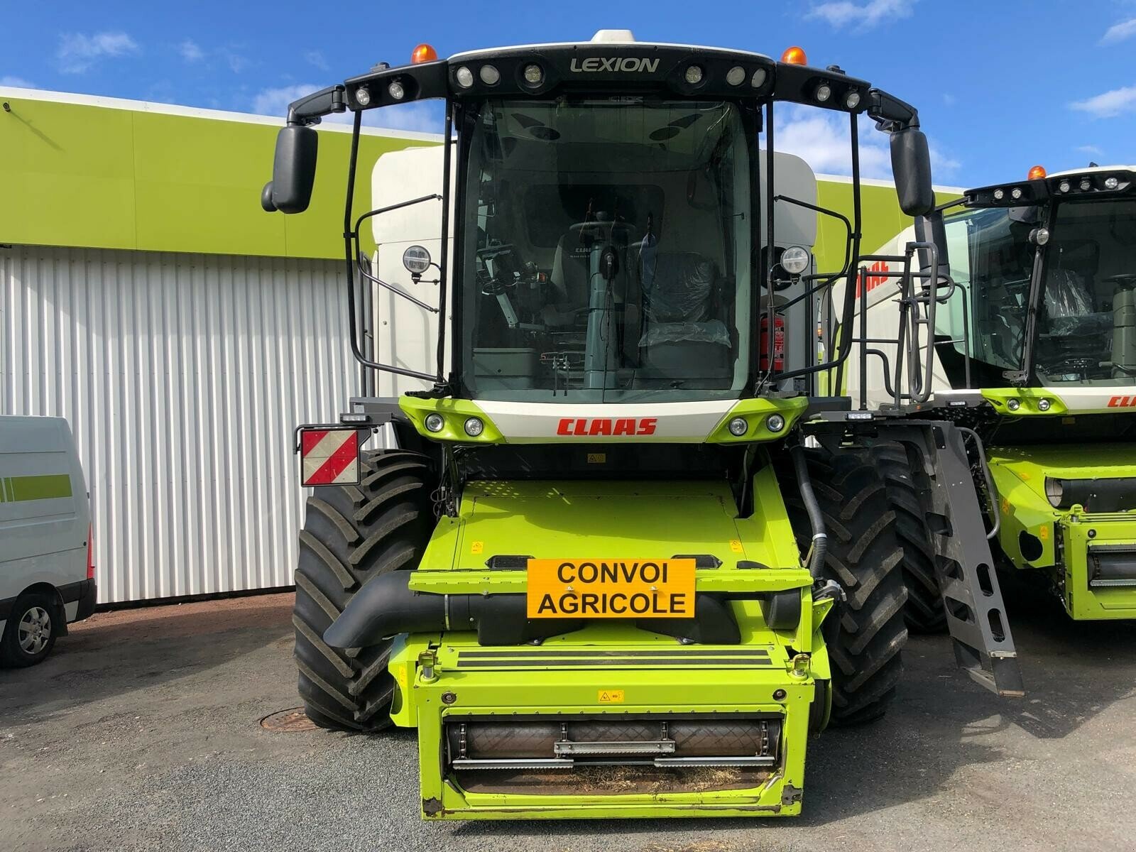 Mähdrescher от тип CLAAS LEXION 6600 BUSINESS, Gebrauchtmaschine в ST CLEMENT DE LA PLACE (Снимка 4)