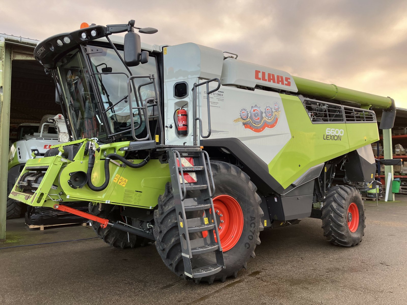 Mähdrescher des Typs CLAAS LEXION 6600, Gebrauchtmaschine in BLENDECQUES (Bild 1)