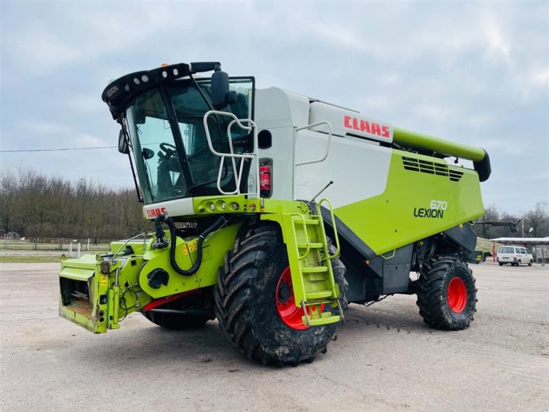 Mähdrescher typu CLAAS LEXION 670 4WD MONTANA med 4WD og Incl. Vario V680. Ring til Ulrik 0045-40255544., Gebrauchtmaschine v Kolding (Obrázek 1)