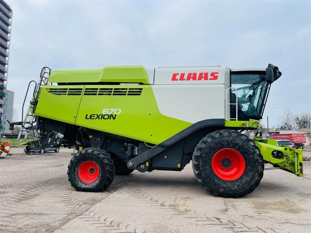 Mähdrescher des Typs CLAAS LEXION 670 4WD SOLGT!!! MONTANA med 4WD og Incl. Vario V680. Ring til Ulrik 0045-40255544., Gebrauchtmaschine in Kolding (Bild 4)