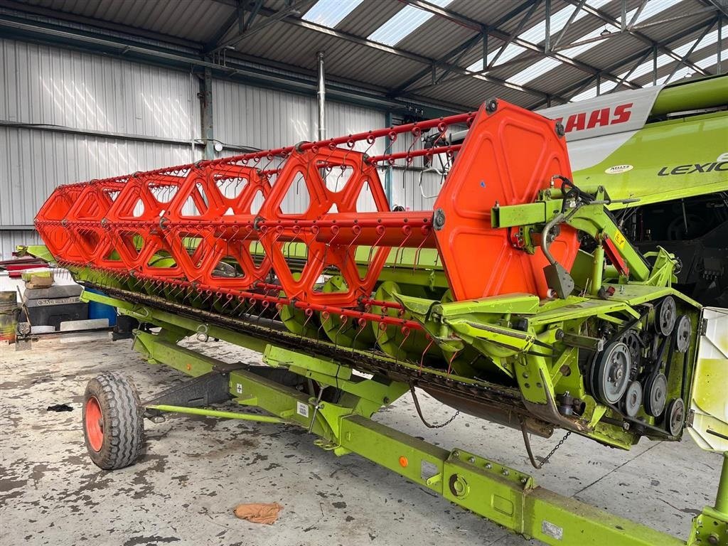 Mähdrescher typu CLAAS LEXION 670 4WD. TT - Terra Trac. Incl skærebord. Laser Pilot x 2. 3D cleaning, returmåler, Special cut snitter, Telematics, Camera, RTK modul. Ring til Ulrik på 40255544. Jeg snakker Jysk., Gebrauchtmaschine v Kolding (Obrázek 2)