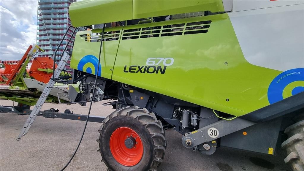 Mähdrescher of the type CLAAS LEXION 670 Incl. Skærebord Vario V770. 4WD. CEMOS Cruise Pilot. 3D. XL Snegl. Profi Cam. S7 Terminal. Quantimeter. Ring til Ulrik på 40255544. Jeg snakker Jysk., Gebrauchtmaschine in Kolding (Picture 4)