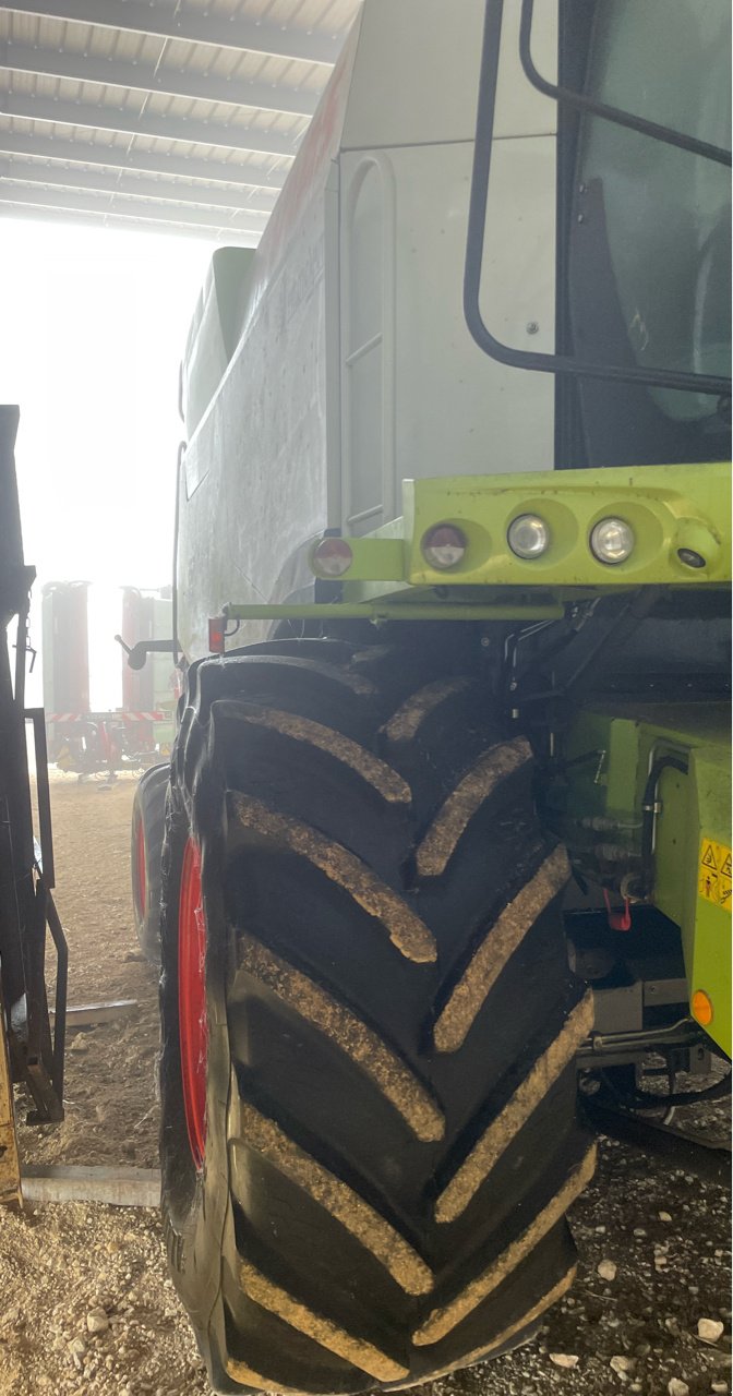 Mähdrescher typu CLAAS LEXION 670 MONTANA, Gebrauchtmaschine w Lalœuf (Zdjęcie 2)