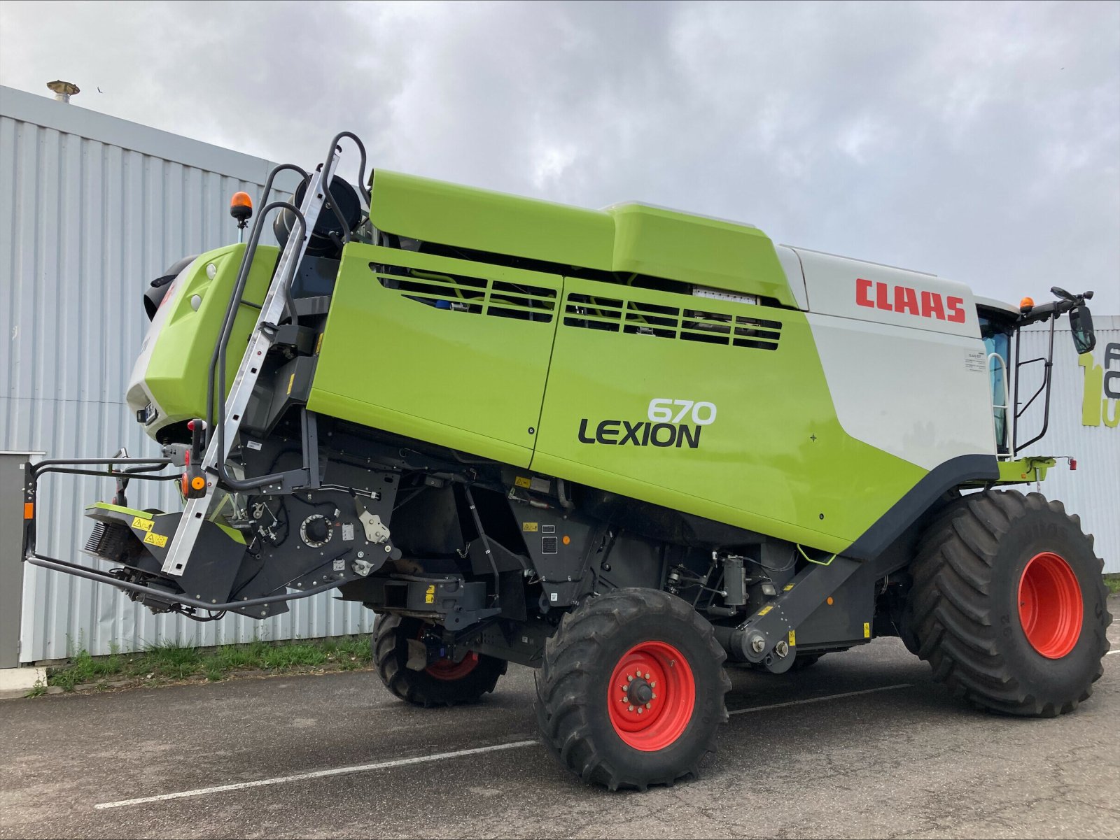 Mähdrescher Türe ait CLAAS LEXION 670 MONTANA, Gebrauchtmaschine içinde CHEMINOT (resim 4)