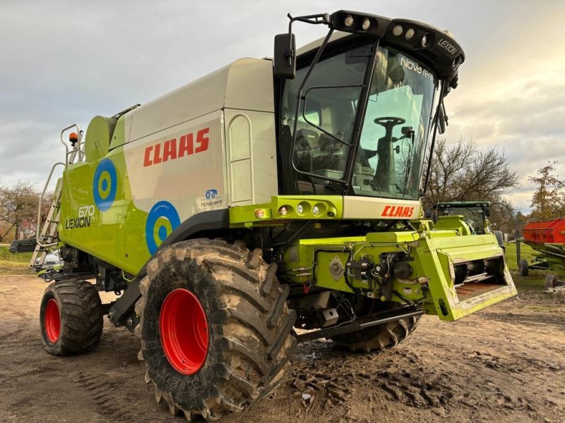 Mähdrescher Türe ait CLAAS LEXION 670 Solgt til Nordjylland!!! Incl. V900 bord. 900/60 R32. Udbyttemåler., Gebrauchtmaschine içinde Kolding (resim 1)