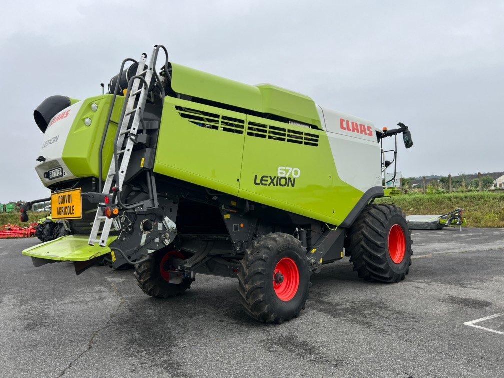 Mähdrescher a típus CLAAS LEXION 670 T4, Gebrauchtmaschine ekkor: L'Isle-en-Dodon (Kép 5)