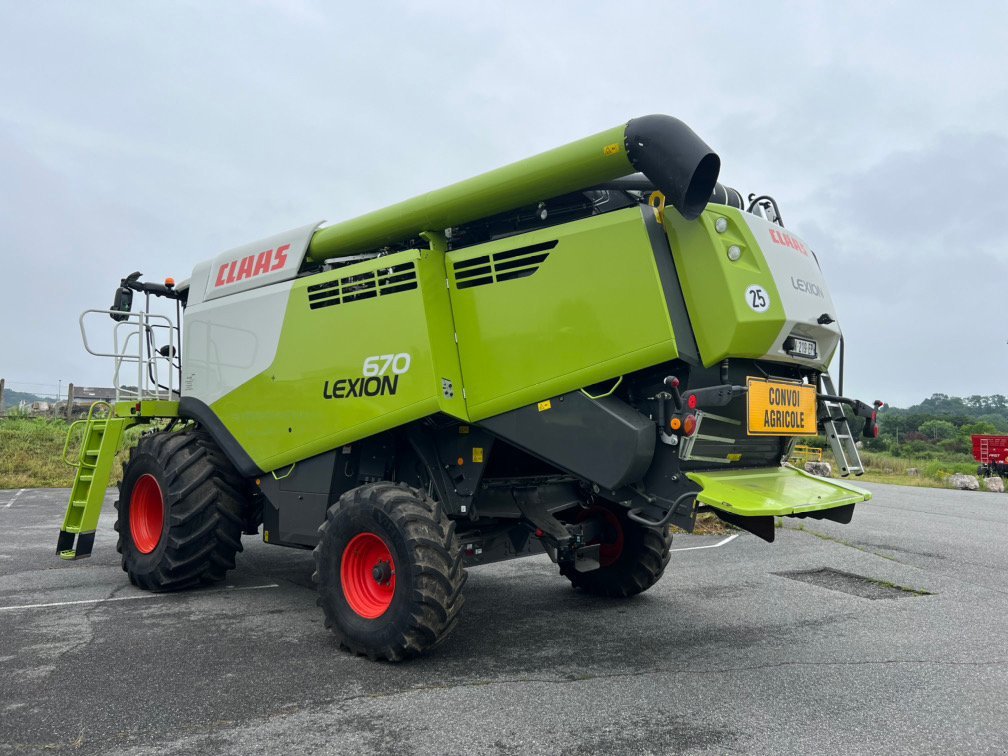 Mähdrescher typu CLAAS LEXION 670 T4, Gebrauchtmaschine w L'Isle-en-Dodon (Zdjęcie 8)