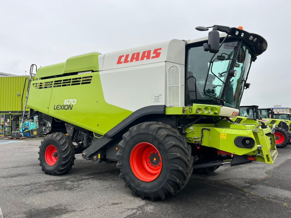 Mähdrescher a típus CLAAS LEXION 670 T4, Gebrauchtmaschine ekkor: L'Isle-en-Dodon (Kép 4)