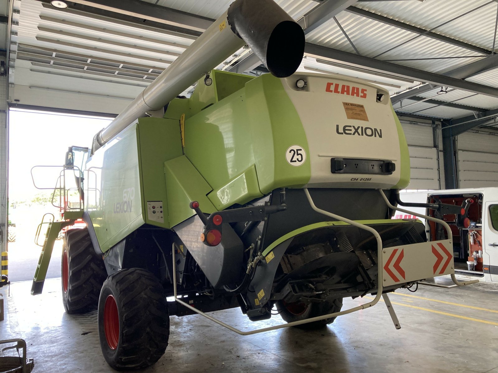 Mähdrescher of the type CLAAS LEXION 670 TRADITION, Gebrauchtmaschine in LAIGNES (Picture 3)