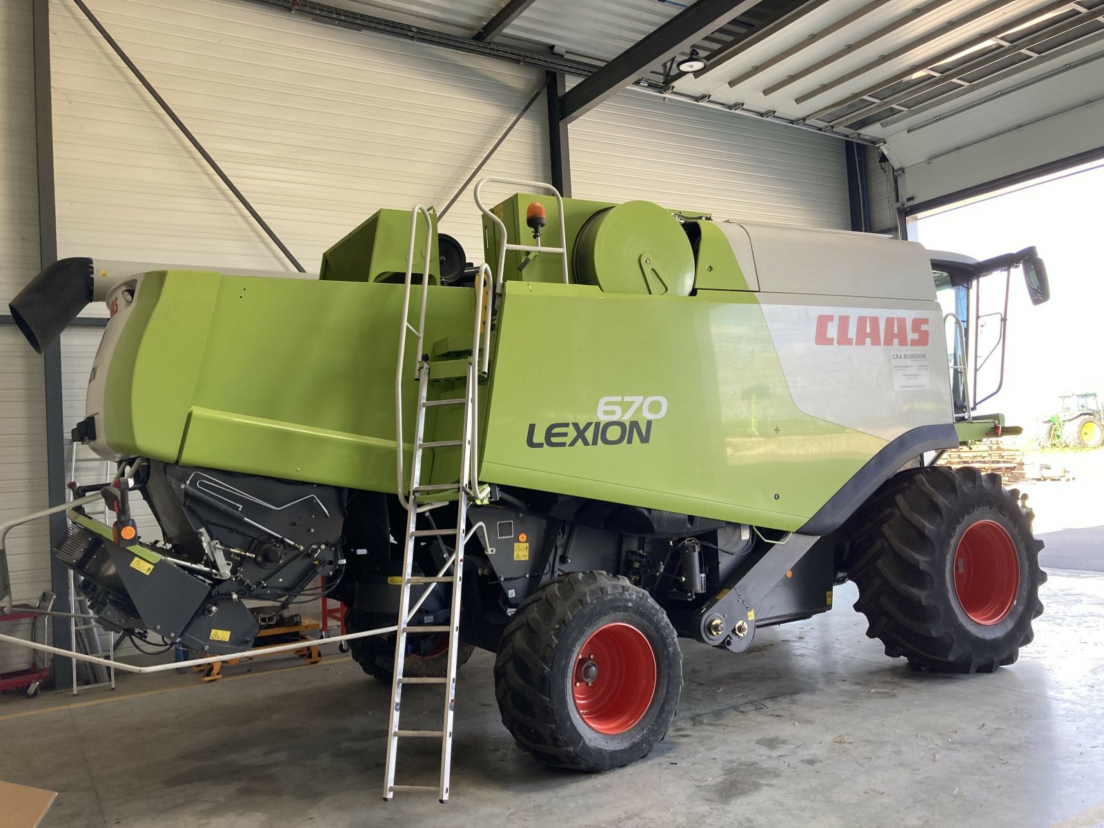 Mähdrescher tip CLAAS LEXION 670 TRADITION, Gebrauchtmaschine in LAIGNES (Poză 2)