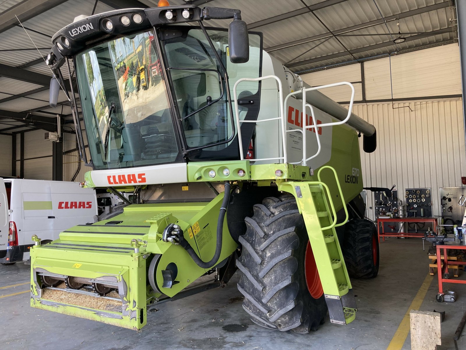 Mähdrescher Türe ait CLAAS LEXION 670 TRADITION, Gebrauchtmaschine içinde LAIGNES (resim 1)