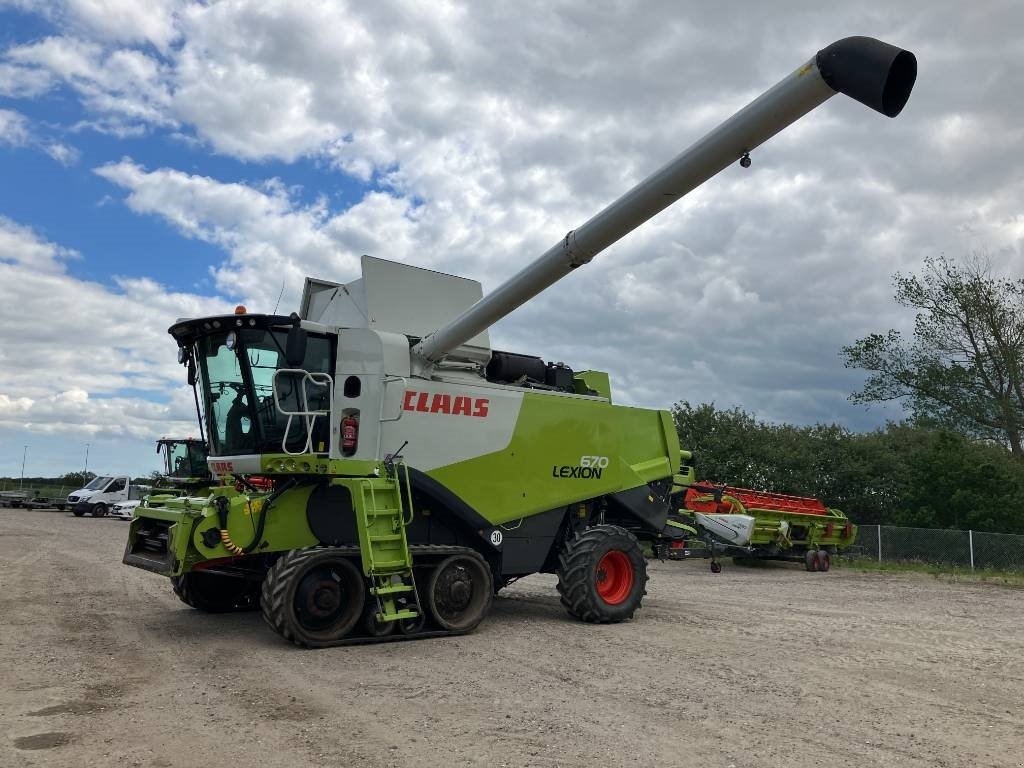 Mähdrescher del tipo CLAAS LEXION 670 TT, Gebrauchtmaschine In Brønderslev (Immagine 1)