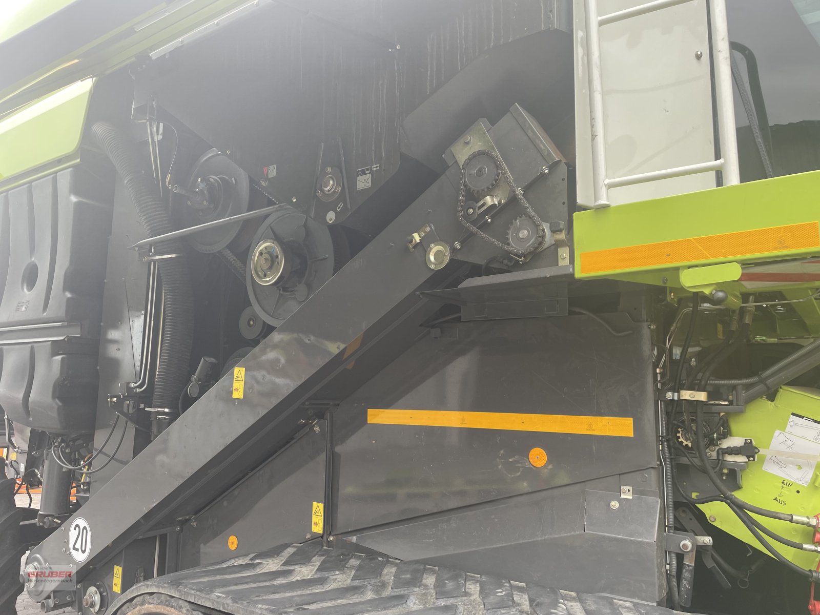 Mähdrescher del tipo CLAAS Lexion 670 TT, Gebrauchtmaschine In Dorfen (Immagine 16)