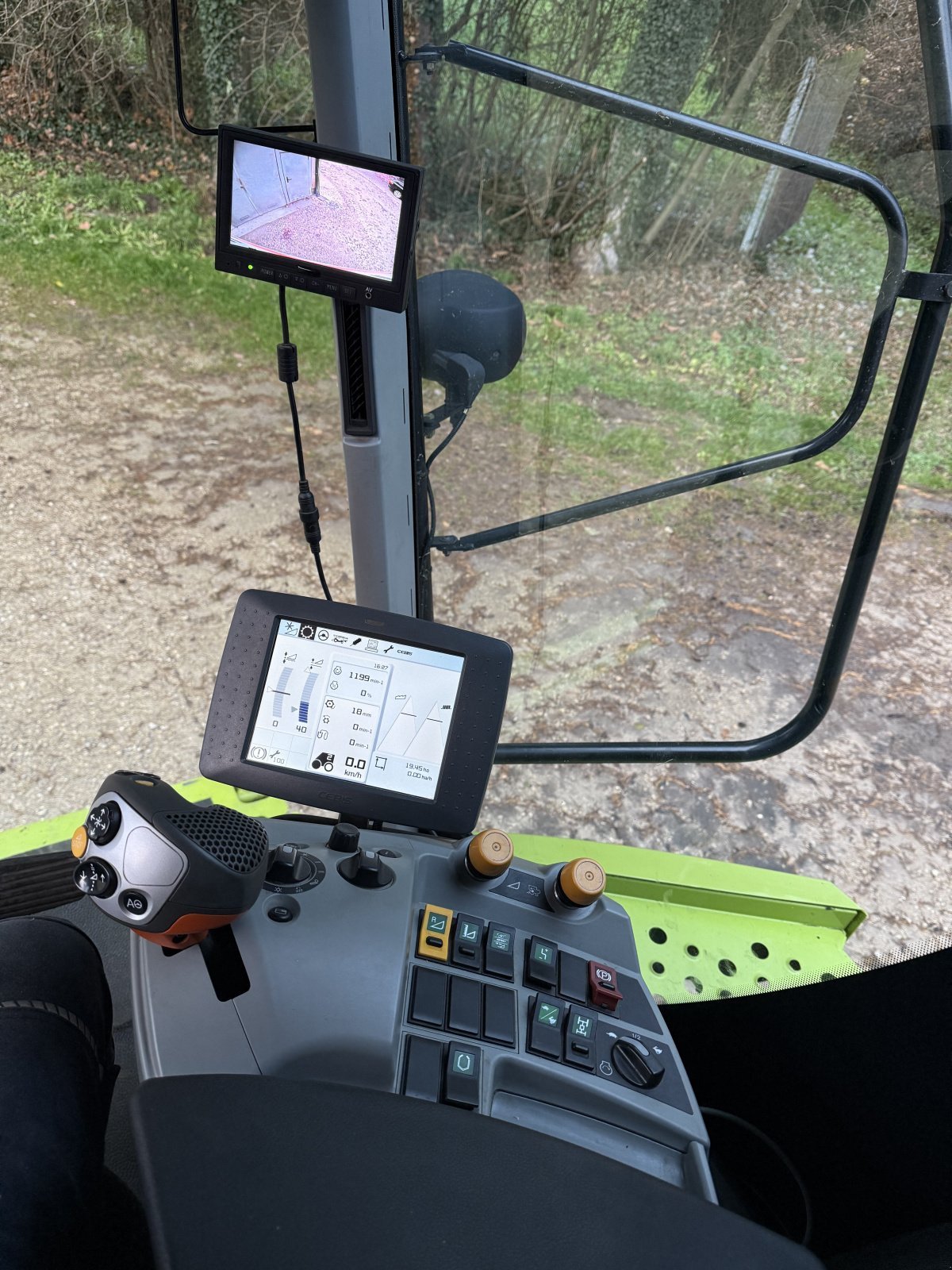 Mähdrescher del tipo CLAAS Lexion 670 TT, Gebrauchtmaschine en Pörnbach (Imagen 3)