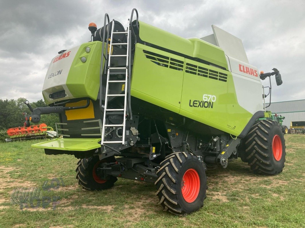 Mähdrescher van het type CLAAS Lexion 670 Vollmontana 3,49 m Allrad, Gebrauchtmaschine in Schutterzell (Foto 17)