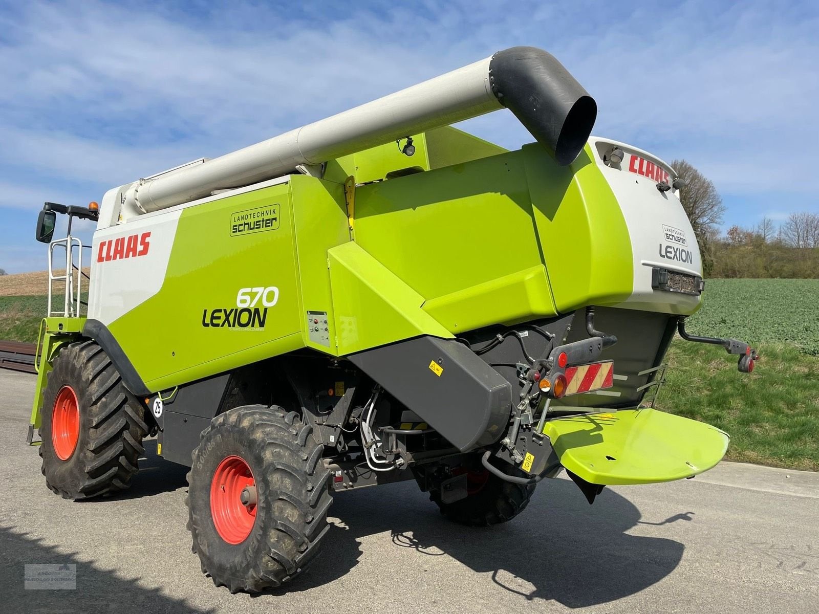 Mähdrescher typu CLAAS Lexion 670, Gebrauchtmaschine w Burgoberbach (Zdjęcie 4)