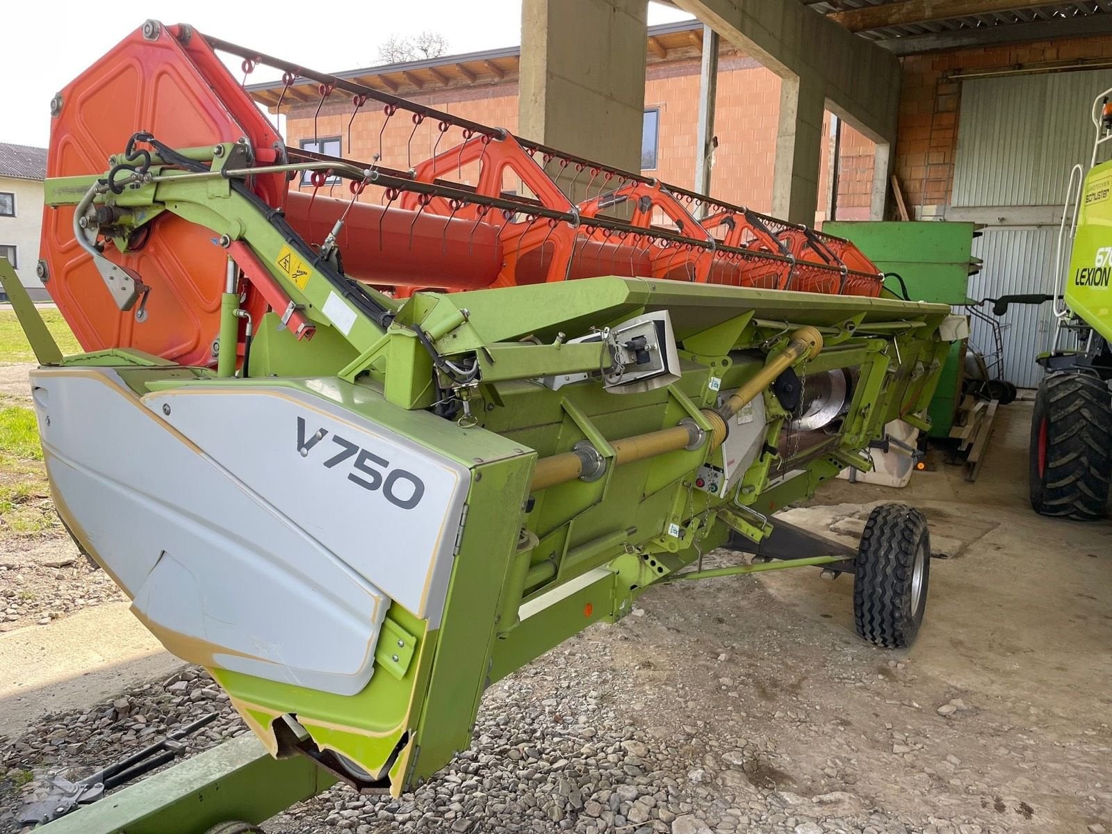 Mähdrescher van het type CLAAS Lexion 670, Gebrauchtmaschine in Burgoberbach (Foto 9)