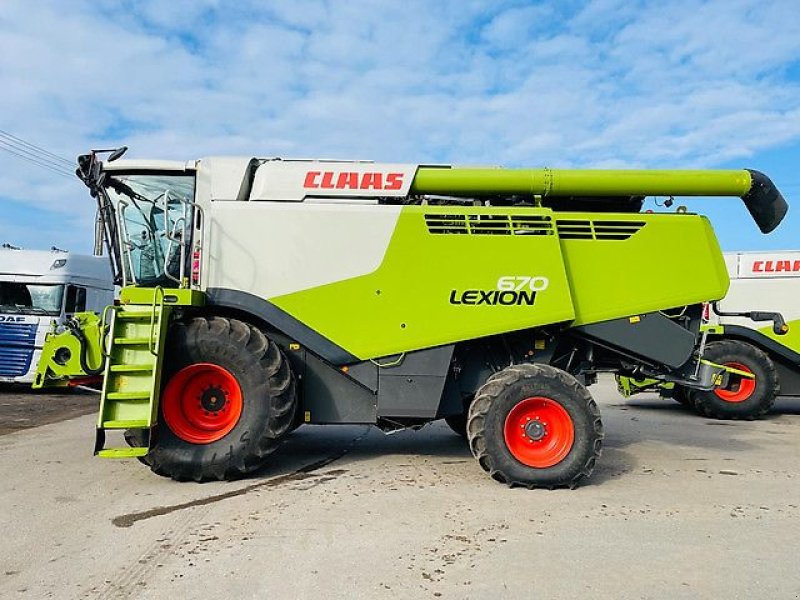 Mähdrescher van het type CLAAS LEXION 670, Gebrauchtmaschine in Kaunas (Foto 4)