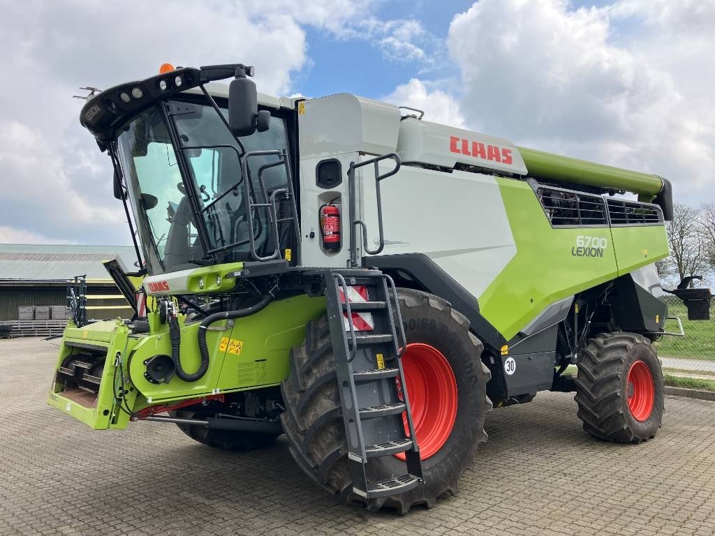 Mähdrescher tipa CLAAS LEXION 6700 4-WD, Gebrauchtmaschine u Hinnerup (Slika 2)