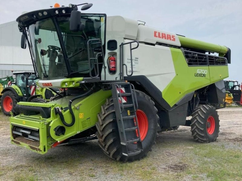 Mähdrescher des Typs CLAAS lexion 6700 business, Gebrauchtmaschine in BLENDECQUES (Bild 1)