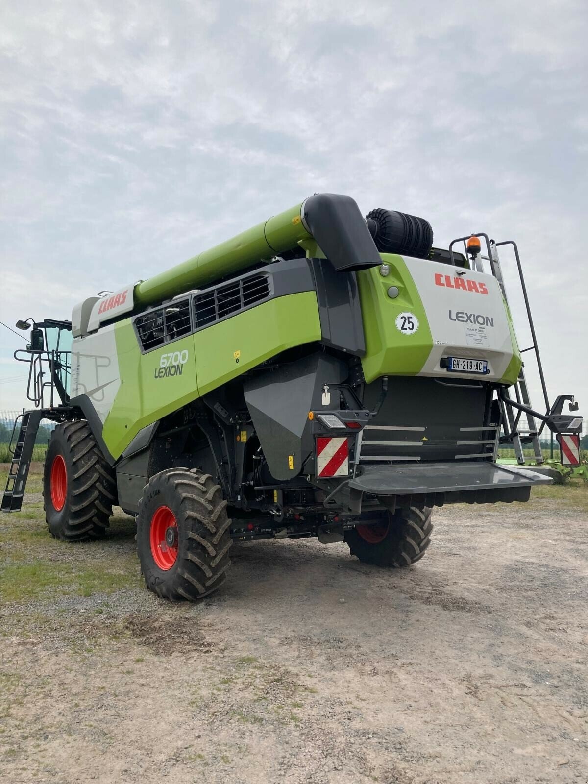 Mähdrescher du type CLAAS LEXION 6700 BUSINESS, Gebrauchtmaschine en BEAUVOIS (Photo 2)